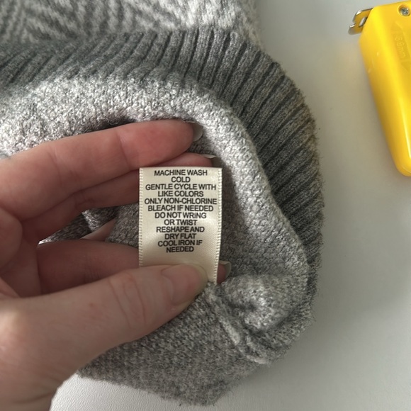 SWEATER VEST - Picture 6 of 6